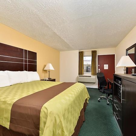Americas Best Value Inn - Port Jefferson Station - Long Island Номер фото
