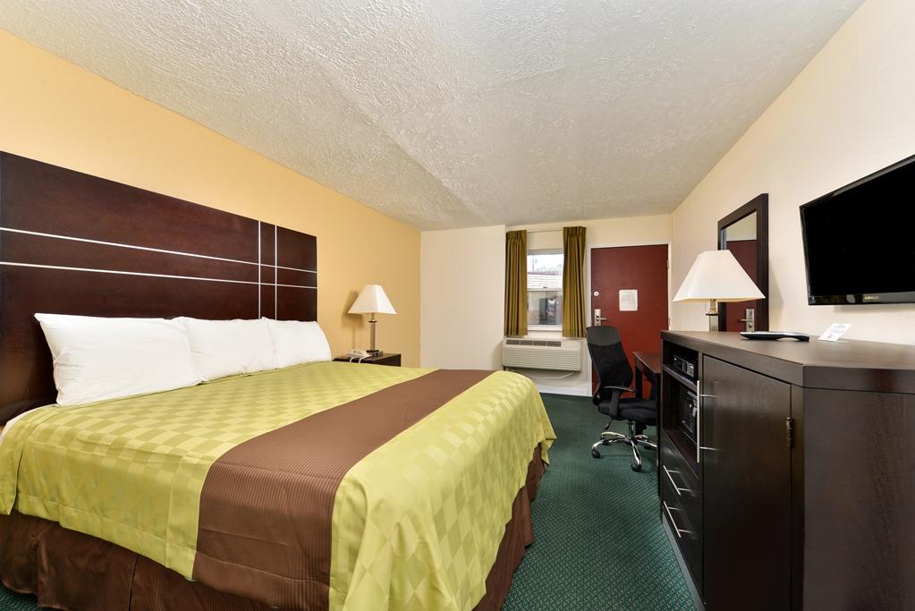 Americas Best Value Inn - Port Jefferson Station - Long Island Номер фото