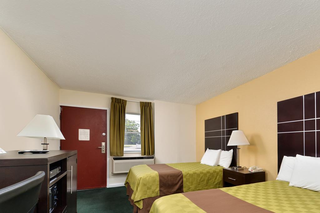 Americas Best Value Inn - Port Jefferson Station - Long Island Номер фото