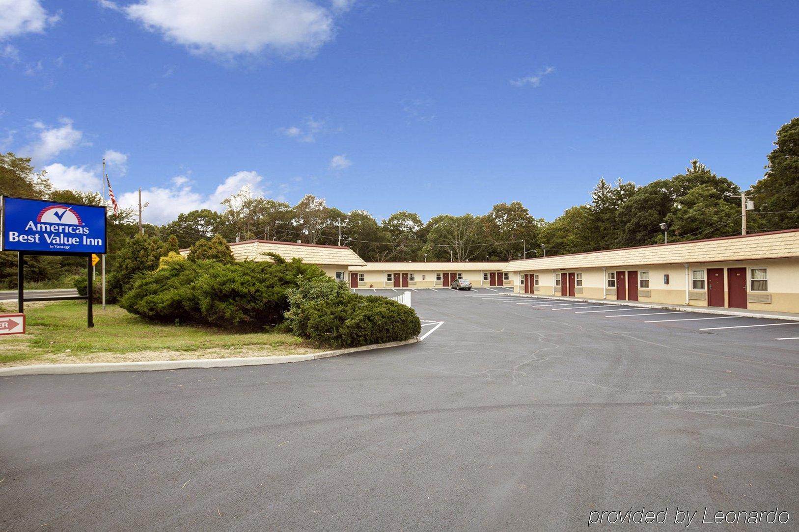 Americas Best Value Inn - Port Jefferson Station - Long Island Экстерьер фото