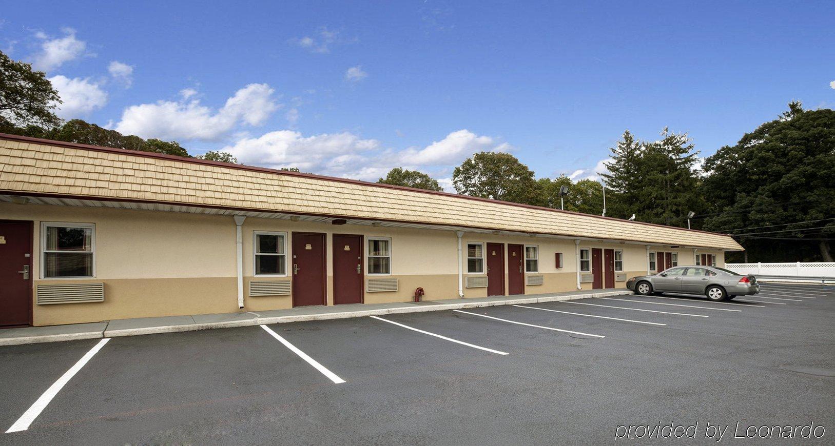 Americas Best Value Inn - Port Jefferson Station - Long Island Экстерьер фото