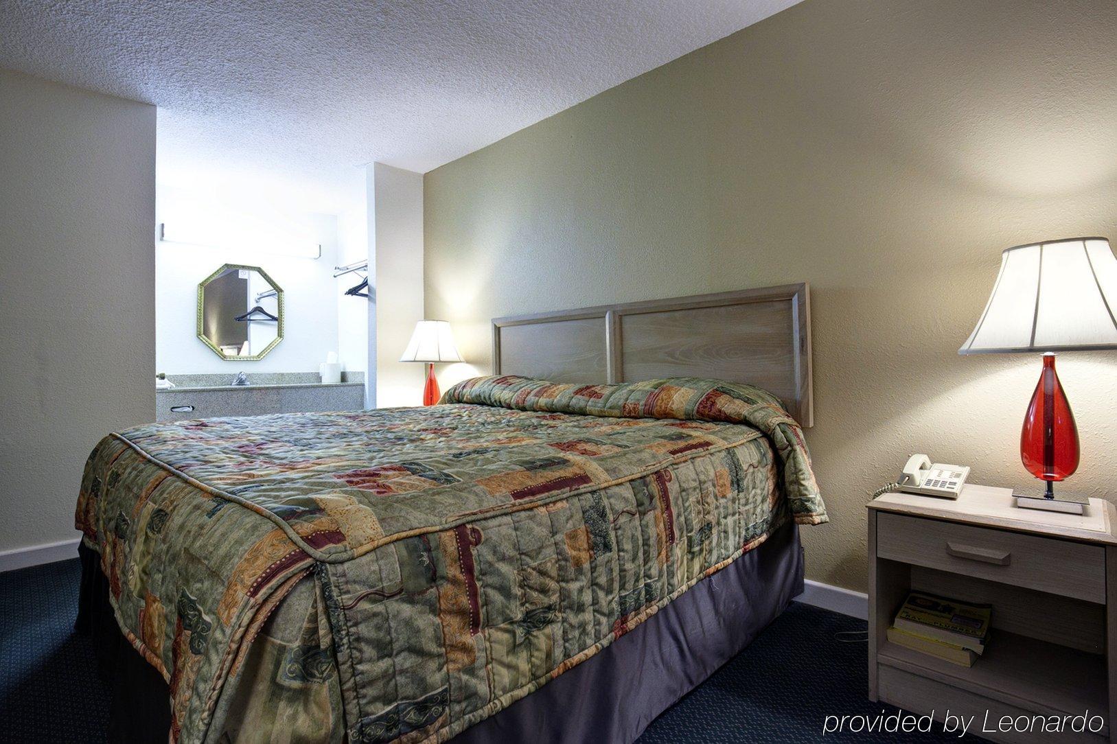 Americas Best Value Inn - Port Jefferson Station - Long Island Номер фото