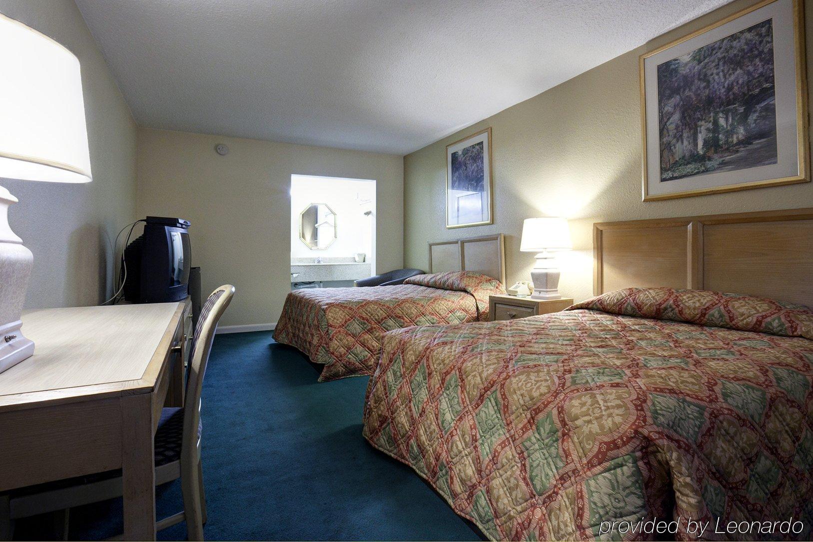 Americas Best Value Inn - Port Jefferson Station - Long Island Номер фото