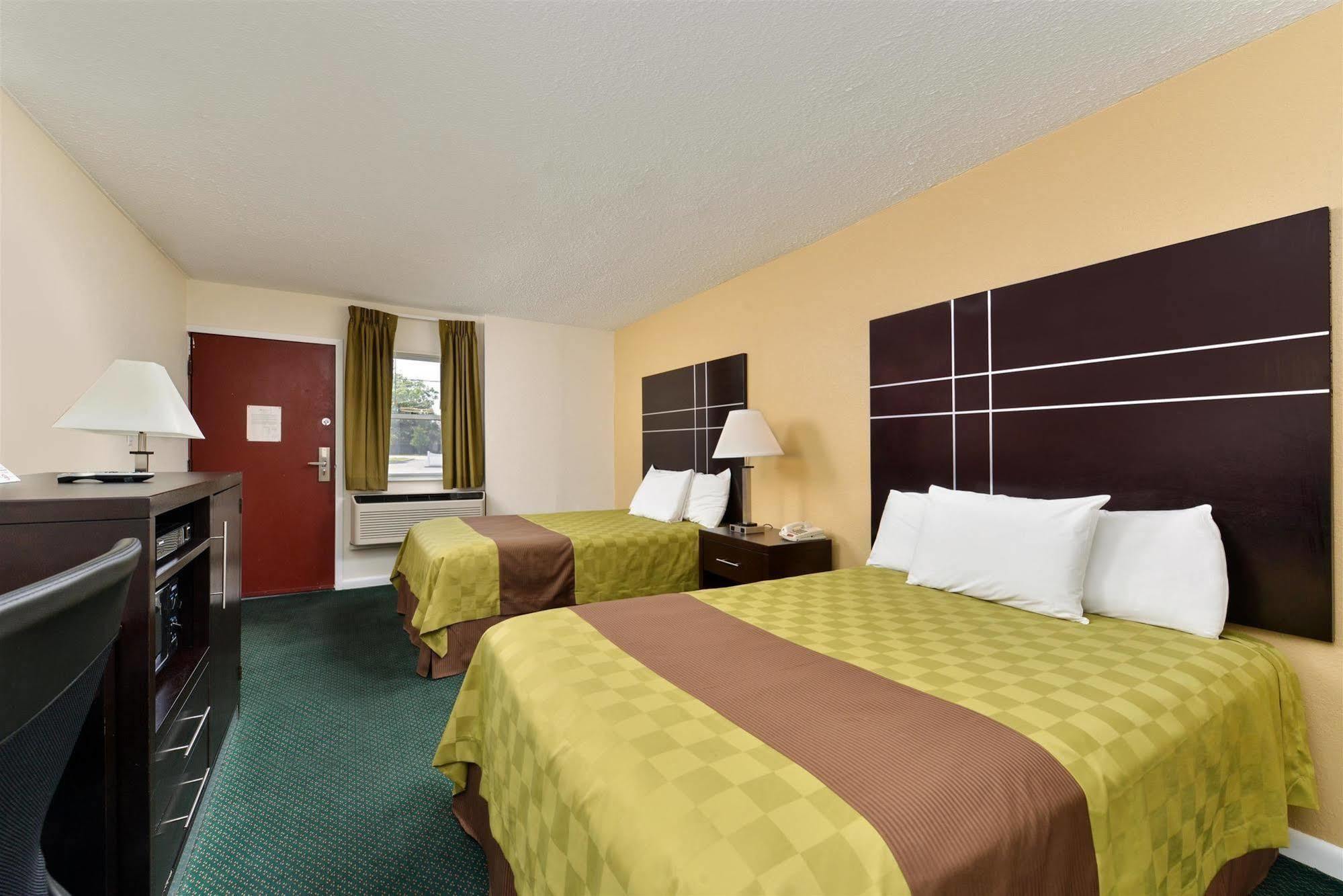 Americas Best Value Inn - Port Jefferson Station - Long Island Экстерьер фото